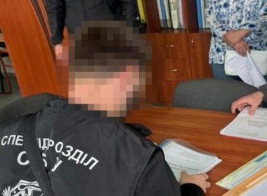 У Харкові директора ліцею підозрюють у схемі з фіктивними «вчителями» для відстрочки від мобілізації.
